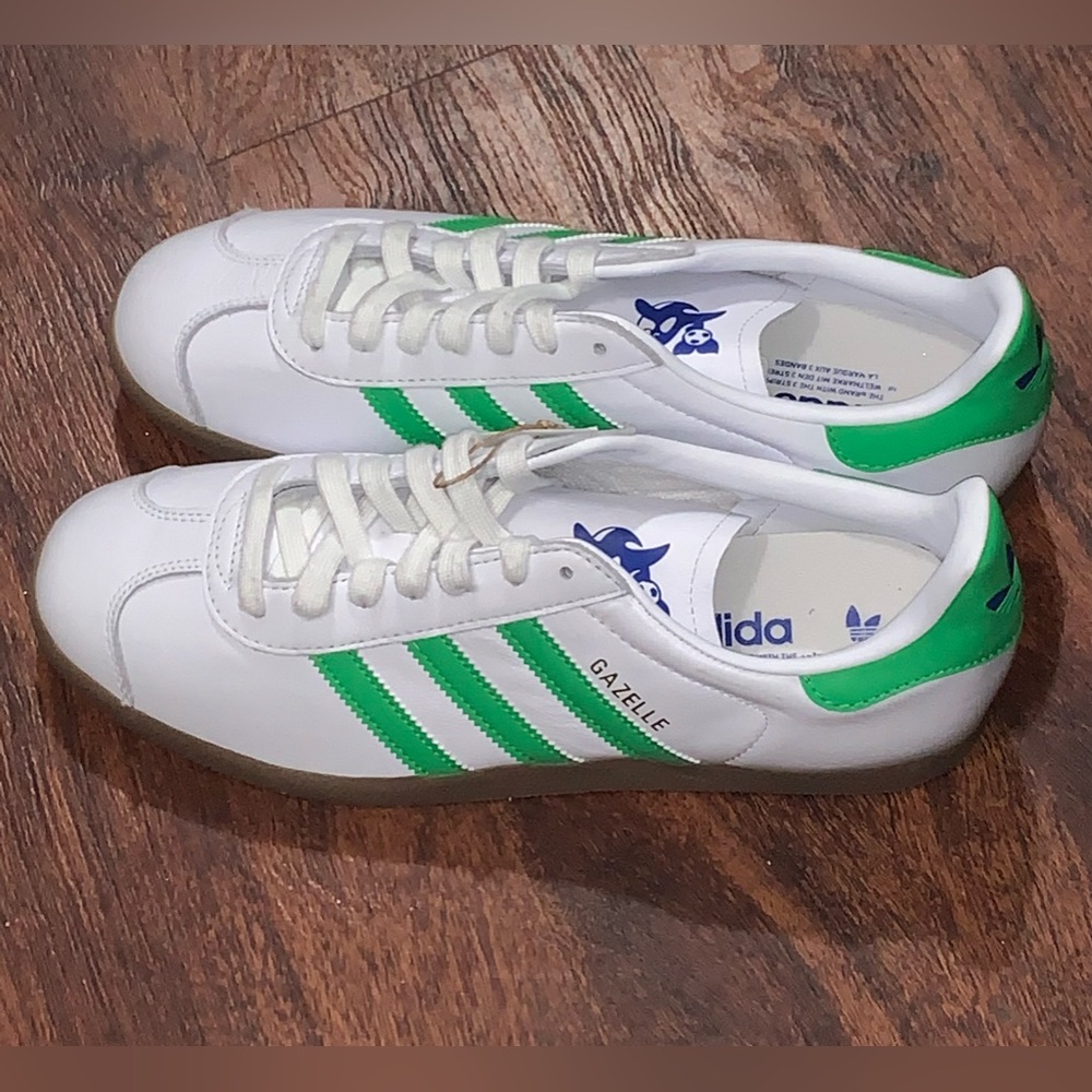 Adidas men size 10.5 - Picture 5 of 16